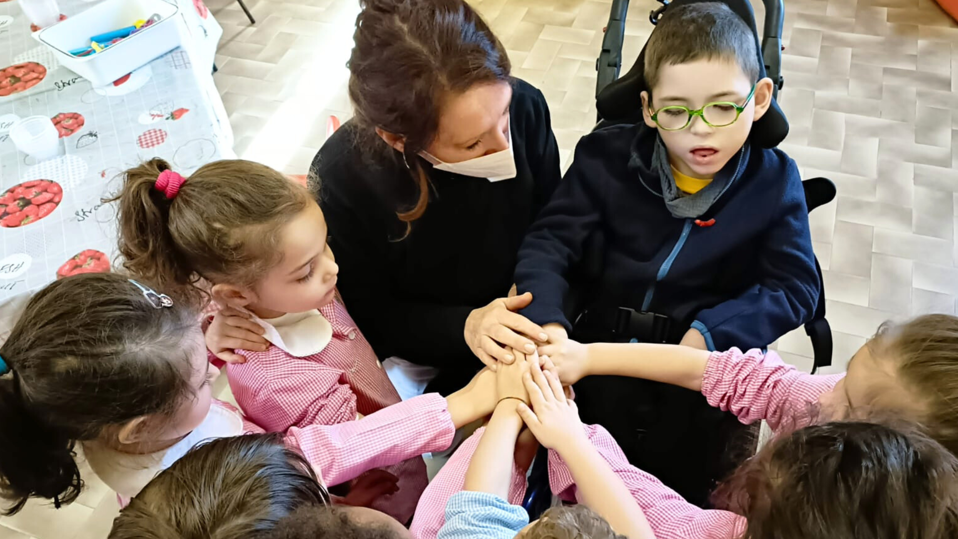 bambini della scuola dell'infanzia incontrano i bambini con disabilità per il Progetto di inclusione scolastica al Centro Speranza